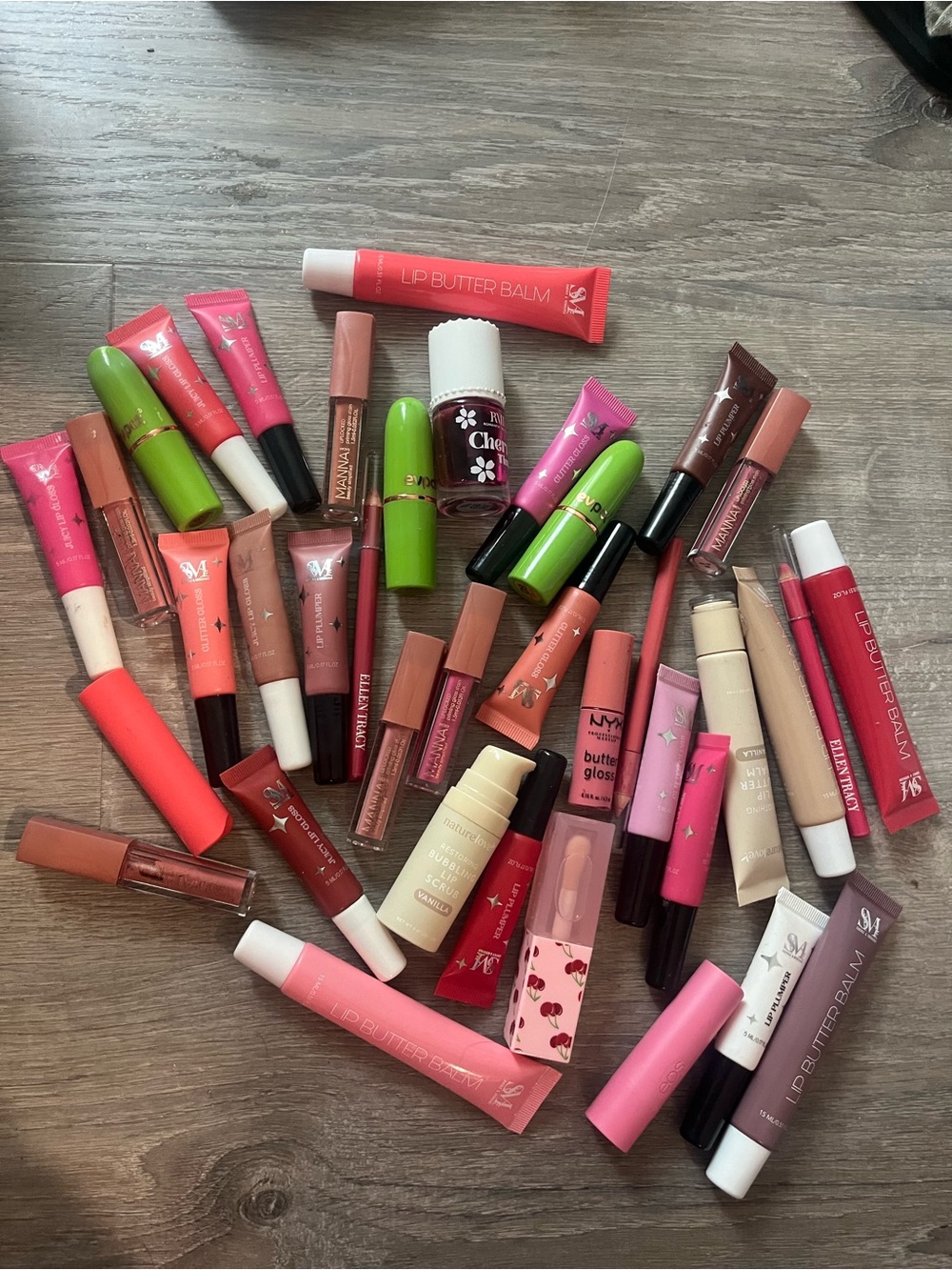 Multiples Assorted Lip Balms & Glosses in Pink, Coral, Nude, Brown